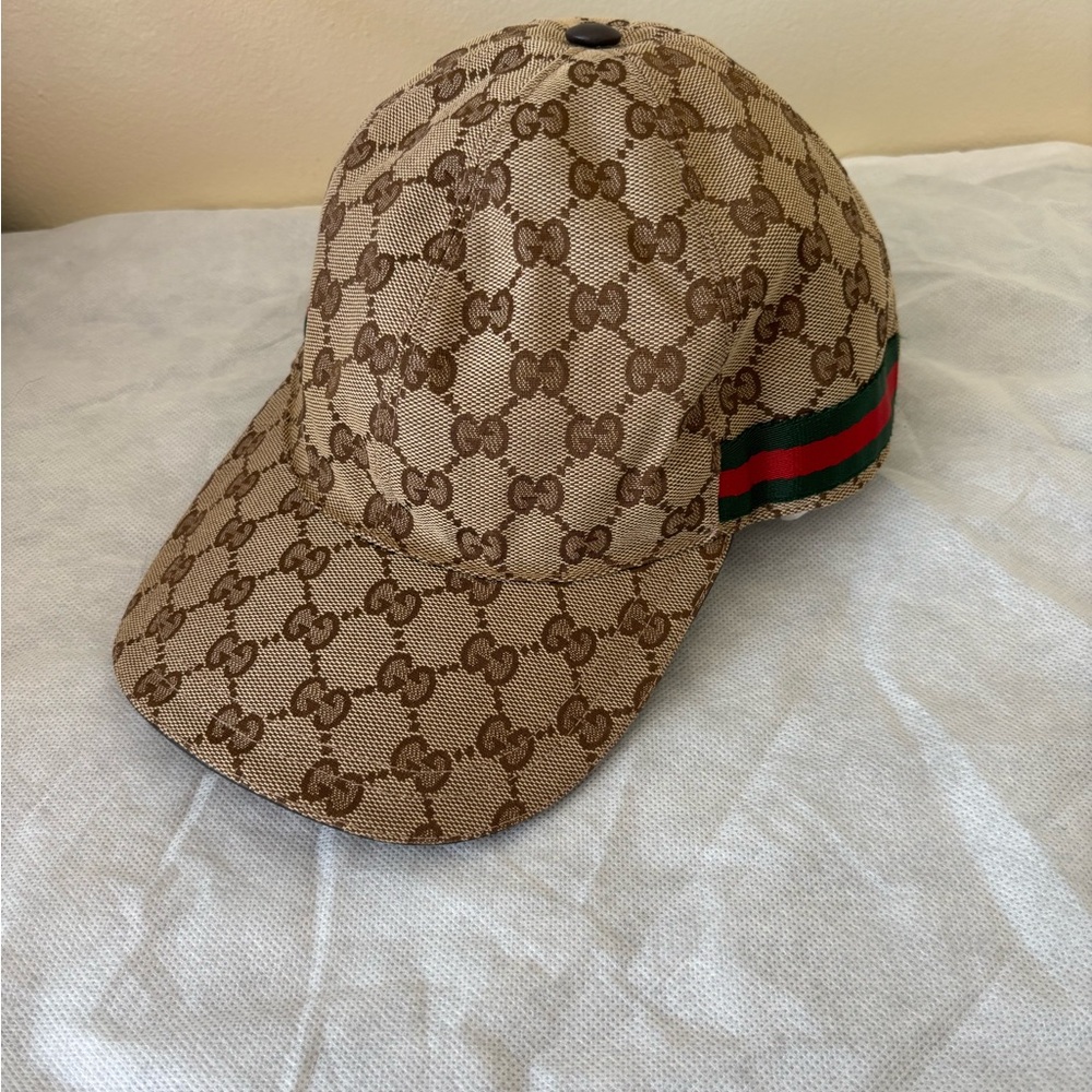 Gucci Tan Monogram Cap with Sherry Line straps